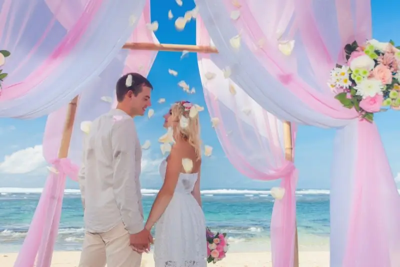 wedding-couple-just-married-800x533